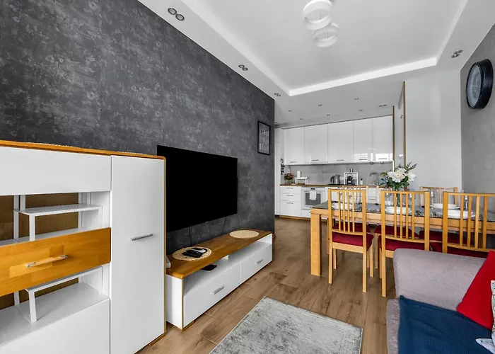 Bemowo Two-bedrooms - 52m2, Parking, Loggia - By Rentujemy 바르샤바